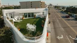 The Sunsetter - Surf studio with private roof top porch - Image 3