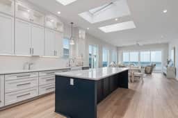 Wavewatcher's Retreat - Luxury Oceanfront Living - Image 3