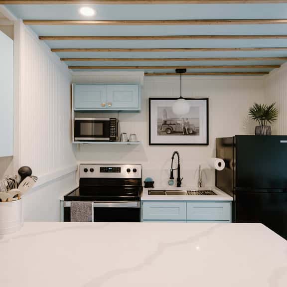 Lower Unit Harbor Island Hideout - Image 1
